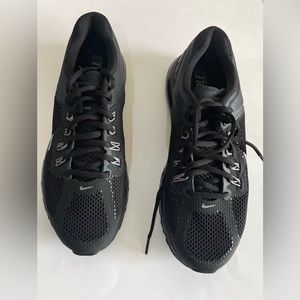 NWOT Nike Air Max 2013 Triple Black